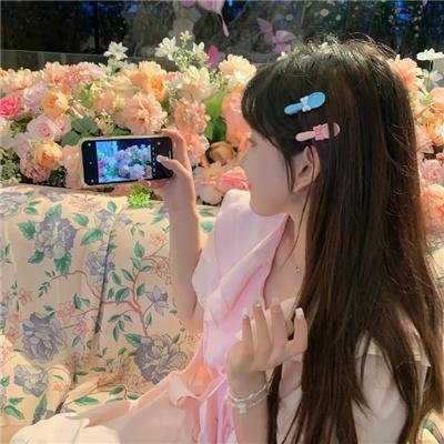 公园里的女孩